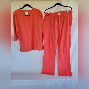 Uniform Advantage Large Orange Scrub Set.